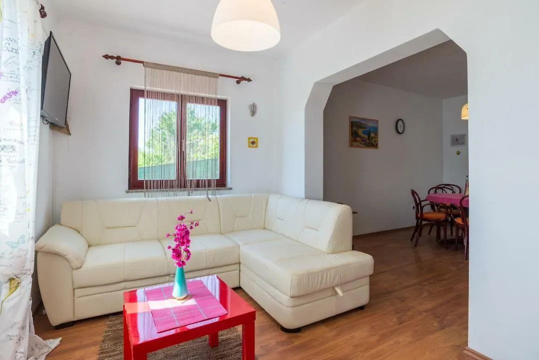 Apartman 1 Pula 0*,