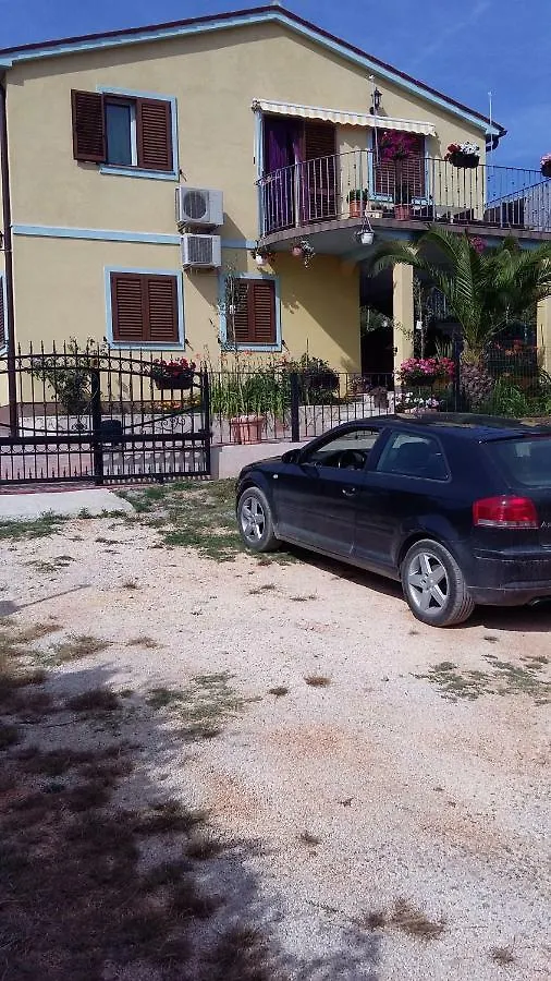 Apartman 1 Pula 0*,  Hırvatistan